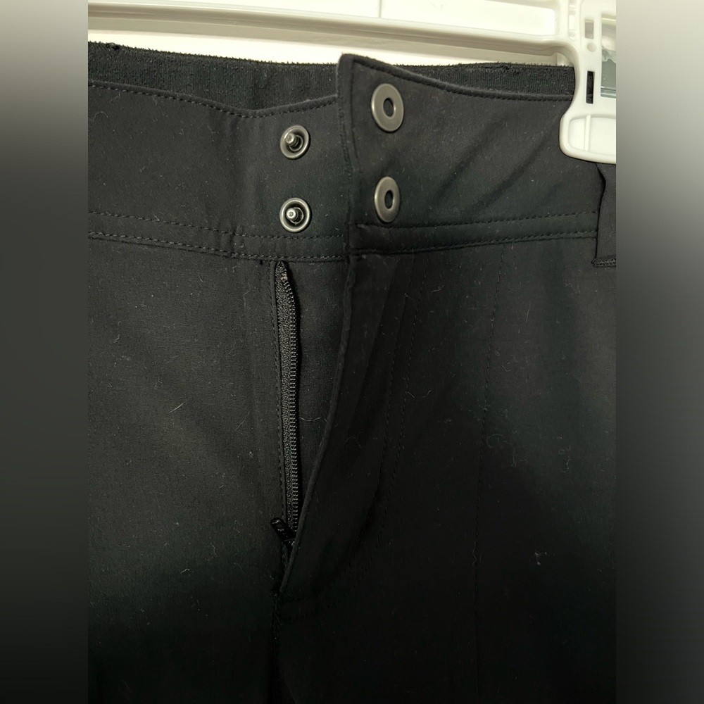 Size 6, jogging pants in black